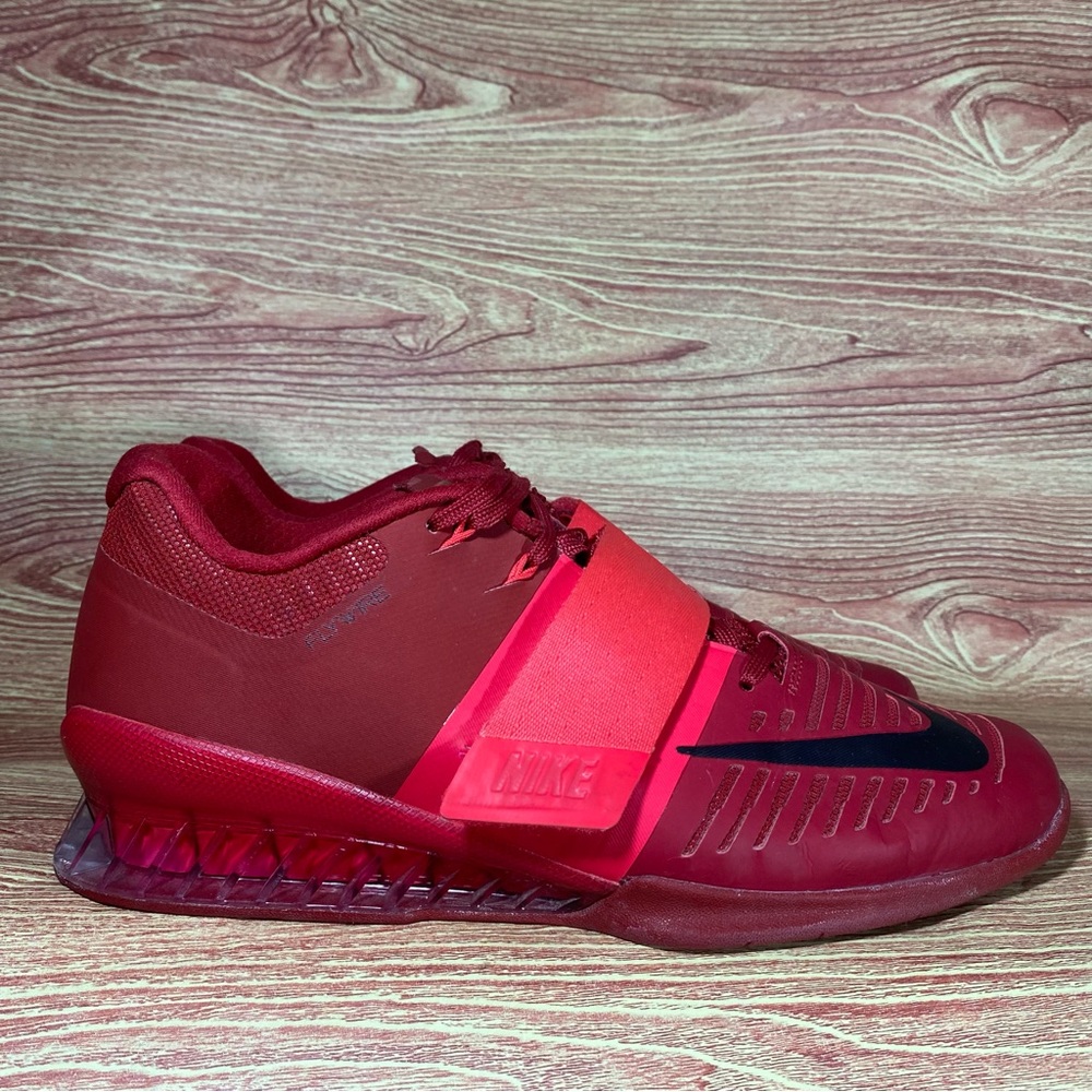 ** sold sold ** Nike Romaleos 3 Weightlifting Sneakers Siren Red 9.5